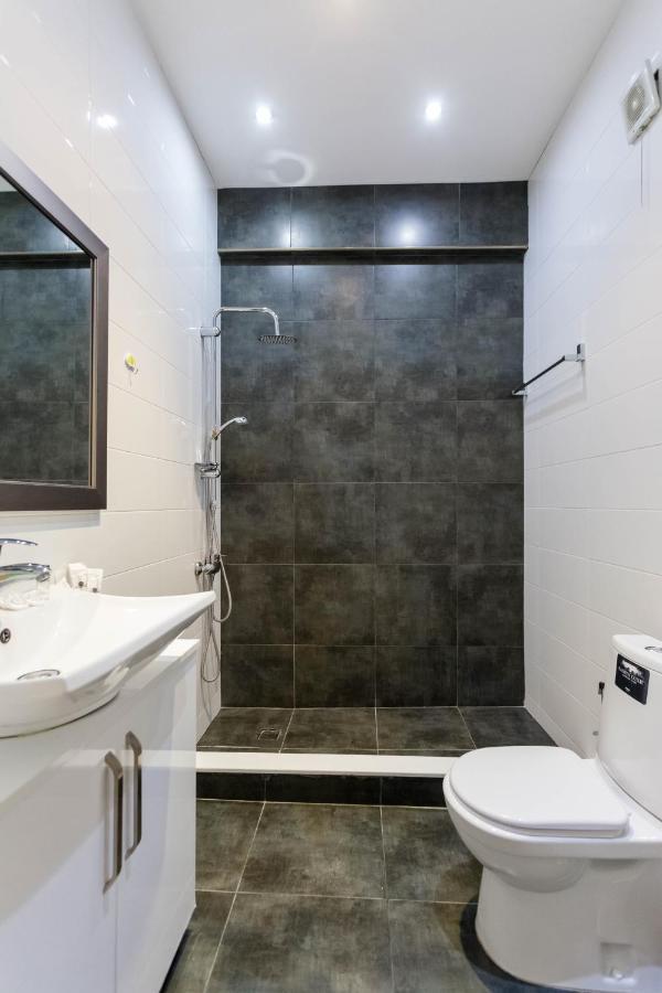 Central Cosy 5Bd-5Bath Apartment Tbilisi Exterior foto